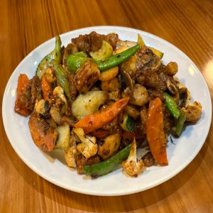 E. Hunan Style Beef 湖南牛肉 