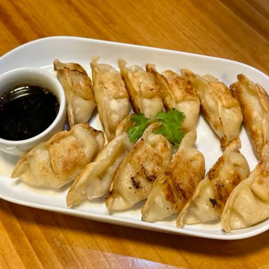 6. Dumplings (12 pcs) 煎饺