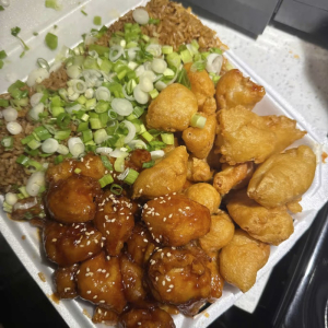 D7. Sesame Chicken & Sweet Sour Chicken Combination