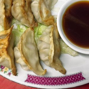 Fried Dumplings (6 pcs)