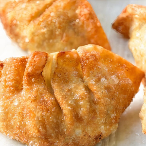 Fried Dumplings (8 pcs)