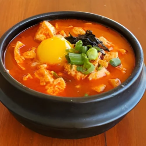 M11. Tofu Stew with Seafood 해물순두부