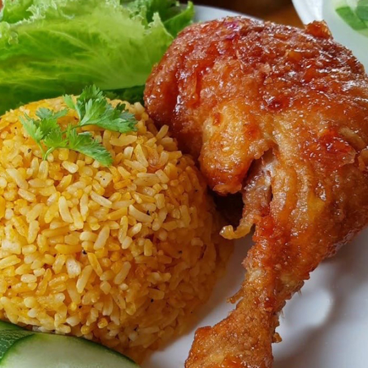 17. Cơm G&agrave; Sốt Mắm - Fried Chicken with Fish Sauce Glaze and Rice