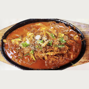 4. Gochujang Beef Stir-Fried 고추장 소고기 볶음