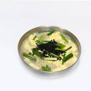 Dumpling Soup (만두국)