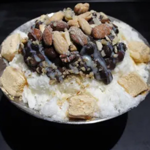 4. Red Bean Shaved Ice 팥빙수
