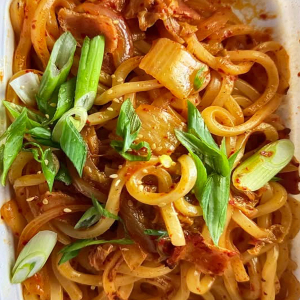 26. Kimchi Bacon Yaki Udon 김치우동볶음