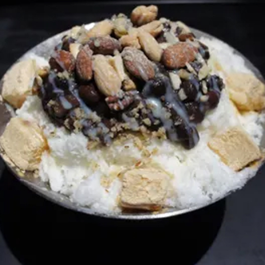 4. Red Bean Shaved Ice 팥빙수