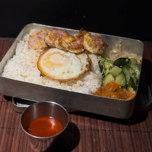 5. Old-Style Lunch Box 추억의 도시락