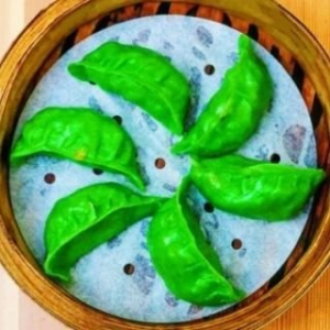C06. Steamed Vegetarian Dumplings (8 pcs)
