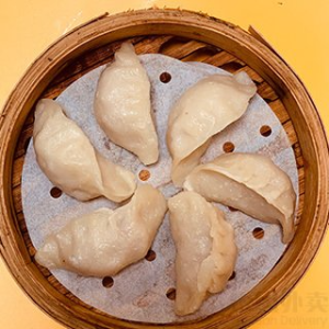 C05. Steamed Dumplings (8 pcs)