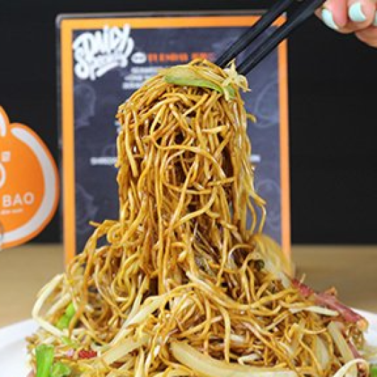 F03. BBQ Pork & Greens Chow Mein