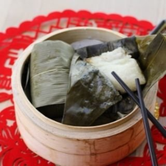D02. Sticky Rice (3 pcs)