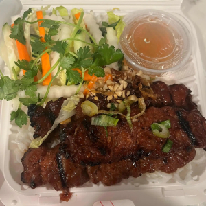B2. Vermicelli Noodles with Pork B&uacute;n Thịt Heo Nướng