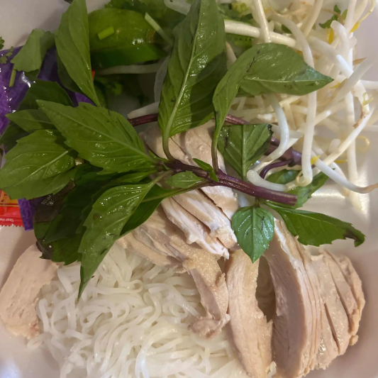 P3. Noodle Soup with Chicken Phở G&agrave; 