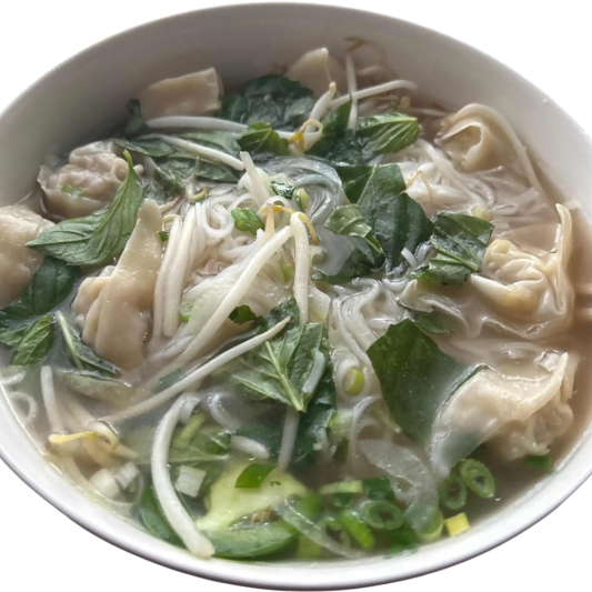 P6. Noodle Soup with Wonton Phở Ho&agrave;nh Th&aacute;nh