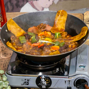 Famous Spicy Chicken Hot Pot with Crepes