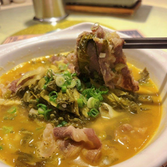 Spicy Sliced Beef in Sour Soup