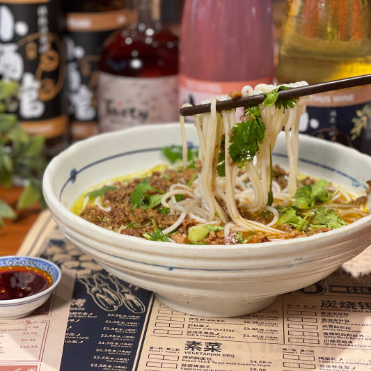 Yipin Piaoxiang Sauce Rice Noodles