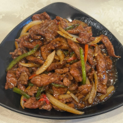 41. Beef in Black Pepper Sauce 黑椒牛柳條
