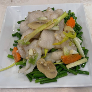 182.	Stir-Fried Garoupa Fish with Garlic Stem 蒜心炒斑球