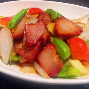 M16. BBQ Pork Stir-Fry 时菜炒叉烧