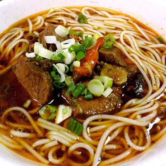 R1. Spicy Beef Rice Noodle Soup 牛肉粉