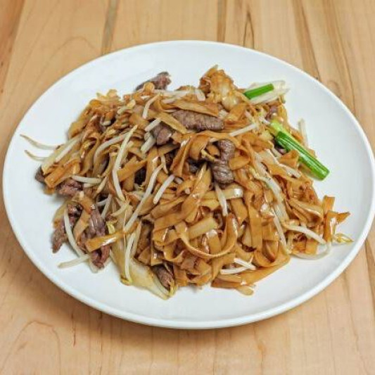 Fried Noodles with Shredded Pork 肉絲炒麵