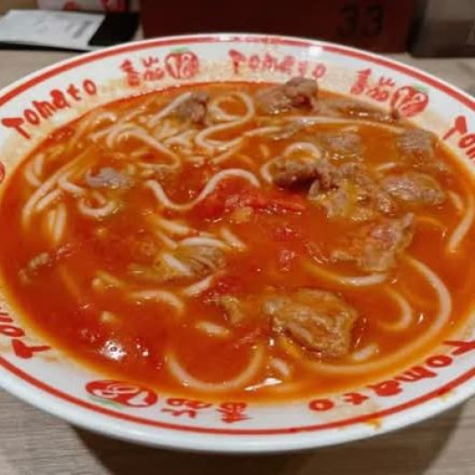 Thick Tomato Beef Noodles in Soup 鮮茄濃湯牛肉米線 