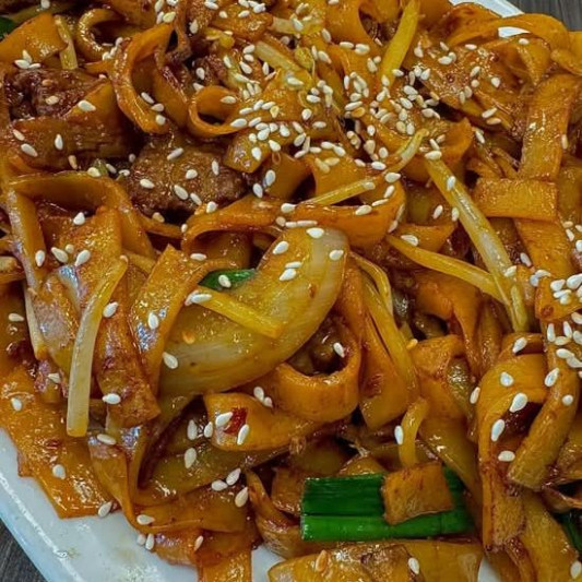Beef Fried Rice Noodles in XO Sauce XO醬乾炒牛河