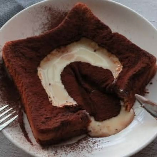 French Toast with Condensed Milk & Chocolate Sauce 港式灟奶華 