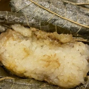 Steamed Glutinous Rice with Chicken 珍珠糯米雞