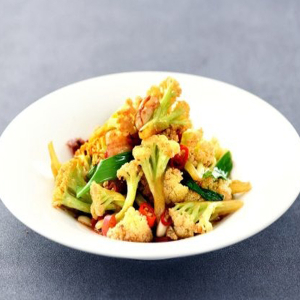 Stri-Fried Cquliflower with Pork Slices