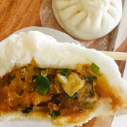 Chives & Pork Bao (4 pcs) / 猪肉韭菜粉条包