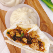 Minced Pork & Tofu Medium Bao (4 pcs) / 肉末豆腐中包