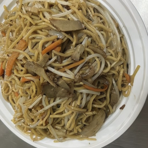 C13. BBQ Pork Chow Mein Soft Noodles 叉烧炒麵