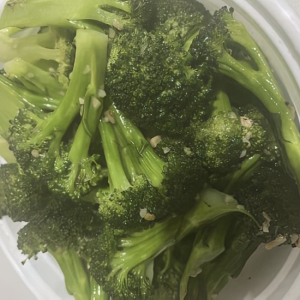 J7. Broccoli in Garlic Sauce 蒜茸百加利