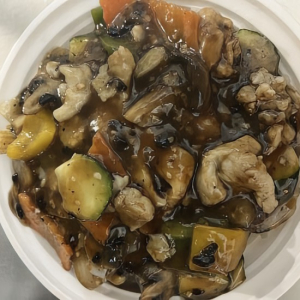 B13. Chicken in Black Bean Sauce on Rice 豉椒鸡飯