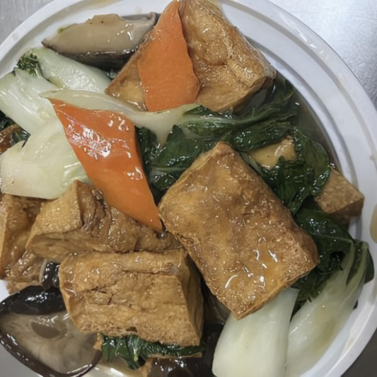 J9. Red Fried Bean Curd with Chinese Mushroom 红烧豆腐