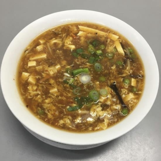 A10. Hot & Sour Soup with Pork 酸辣湯