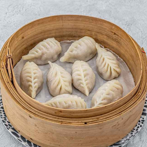 4. Steamed Assorted Seafood & Vegetable Dumpling 菜苗海皇餃