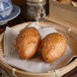 27. Deep Fried Sticky Dumplings with Meat 金珠鹹水餃
