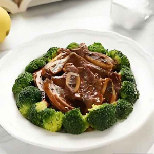 25. Pan Fried Beef Ribs with Lemon in Honey Sauce 檸蜜牛仔骨