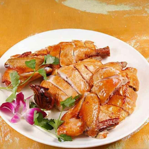 House Special Chicken with Garlic Sauce (Whole) 蒜香脆皮手淋風沙雞