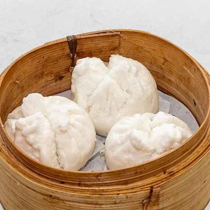 19. Steamed Bun with Chicken Ginger Juice 雞肉薑汁飽