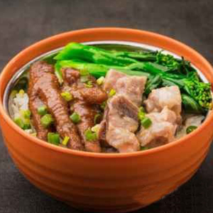 49. Steamed Spare Rib & Chicken Feet on Rice