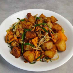 73. Fried Diced Turnip Cake with XO Sauce XO醬炒蘿蔔糕