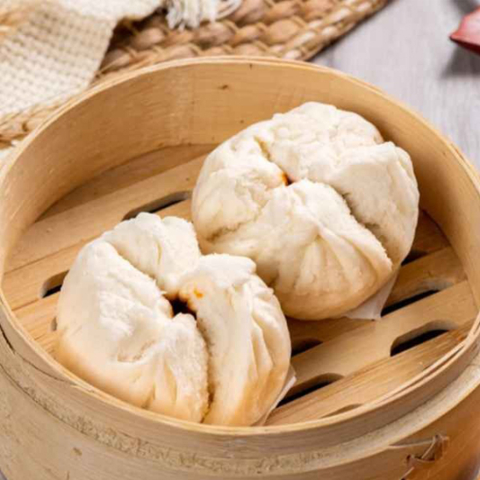 18. Steamed BBQ Pork Bun 蜜汁叉燒飽