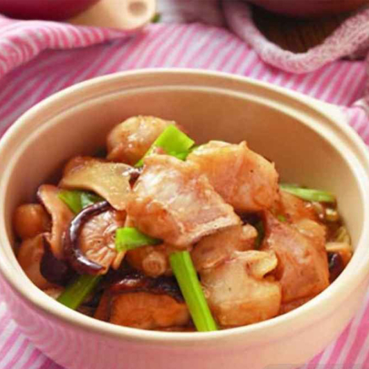 Diced Chicken & Salt Fish with Tofu in Hot Pot 鹹魚雞粒豆腐煲