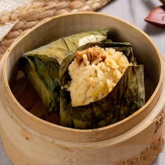16. Steamed Sticky Rice in Lotus Leaf 荷香糯米飯